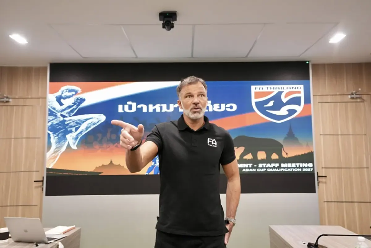 โค้ชใหม่บอลไทยเรียก 2 ผู้เล่นติดทีมชาติแทน "ธีรศิลป์" - "อนันต์"