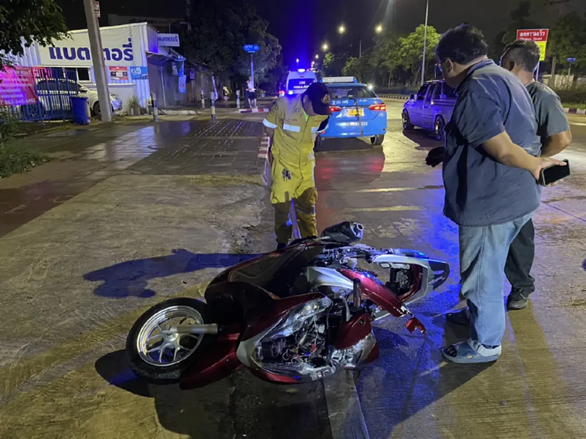 แม่ร่ำไห้ หนุ่ม 17 บิดจยย.ล้มคว่ำดับ หลังประลองความเร็วกับเพื่อน