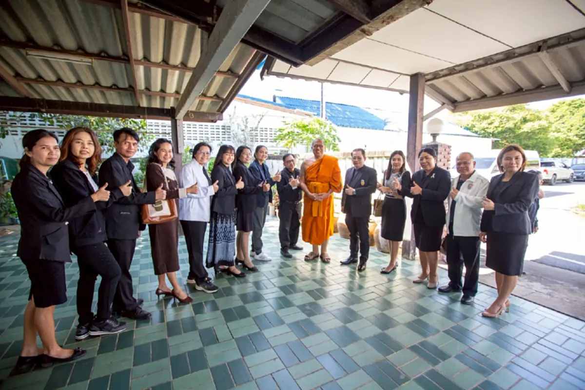 หลวงพี่น้ำฝน นำครู-อสม. ช่วยอดีตครูชุลีพร ชีวิตพลิกในบั้นปลาย