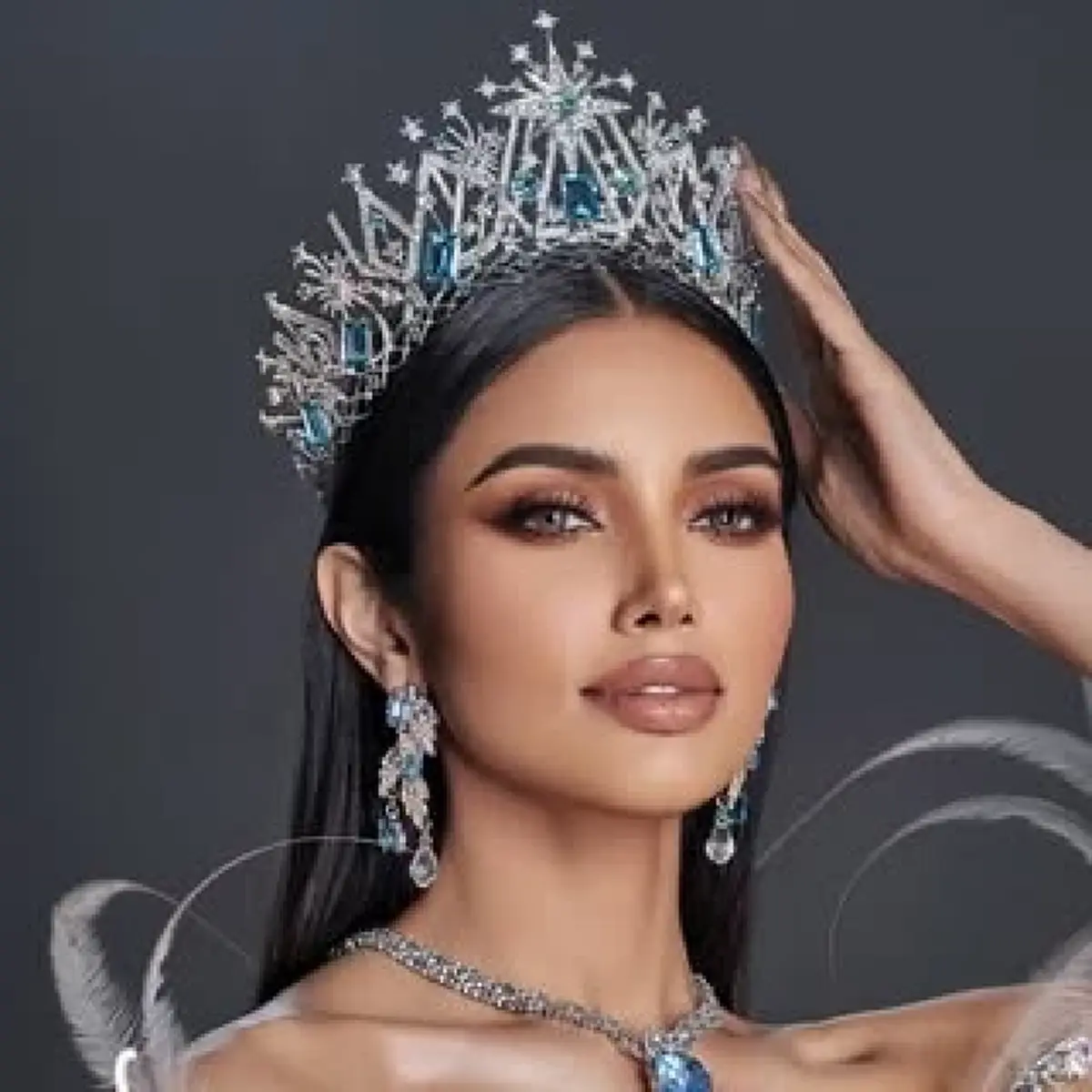 เผยที่มาชุดประจำชาติ "วีนา"สีทองสุดอลังการ "มิสยูนิเวิร์ส 2025"