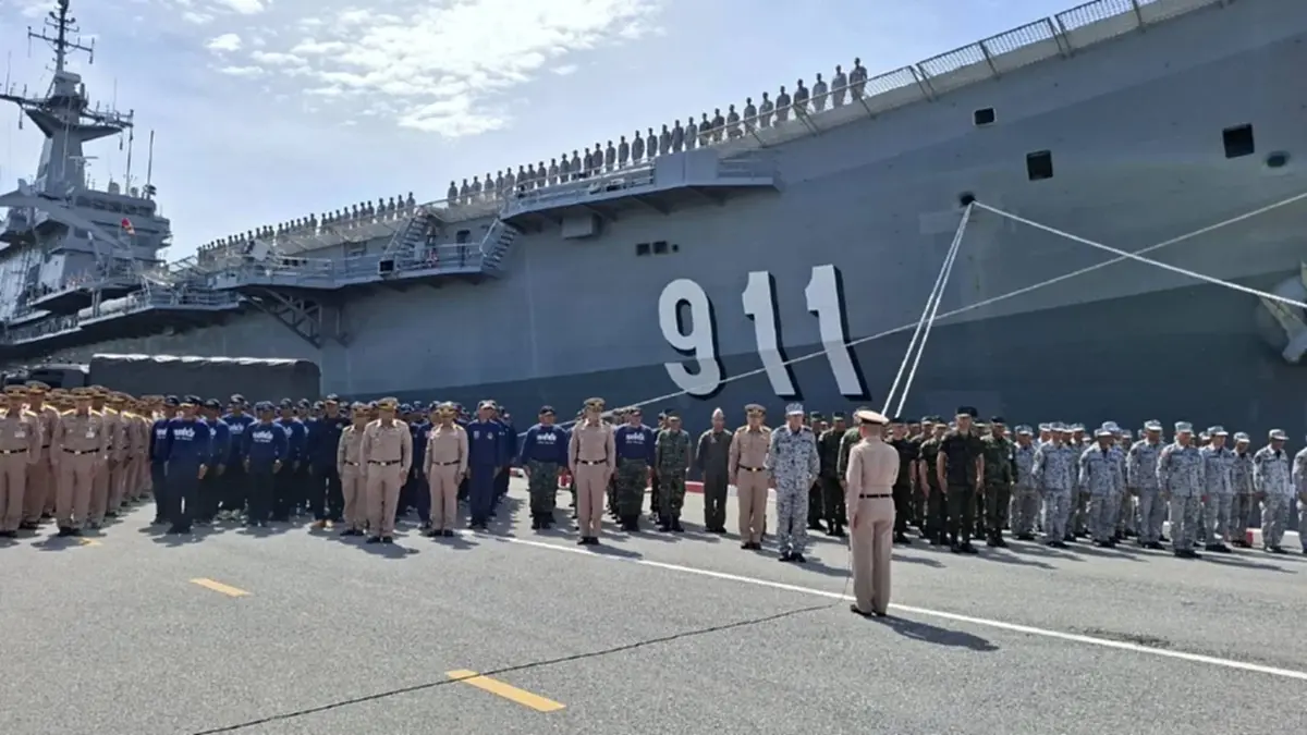 ทำไมต้องใช้ เรือหลวงจักรีนฤเบศร ในการช่วยเหลือผู้ประสบอุทกภัย