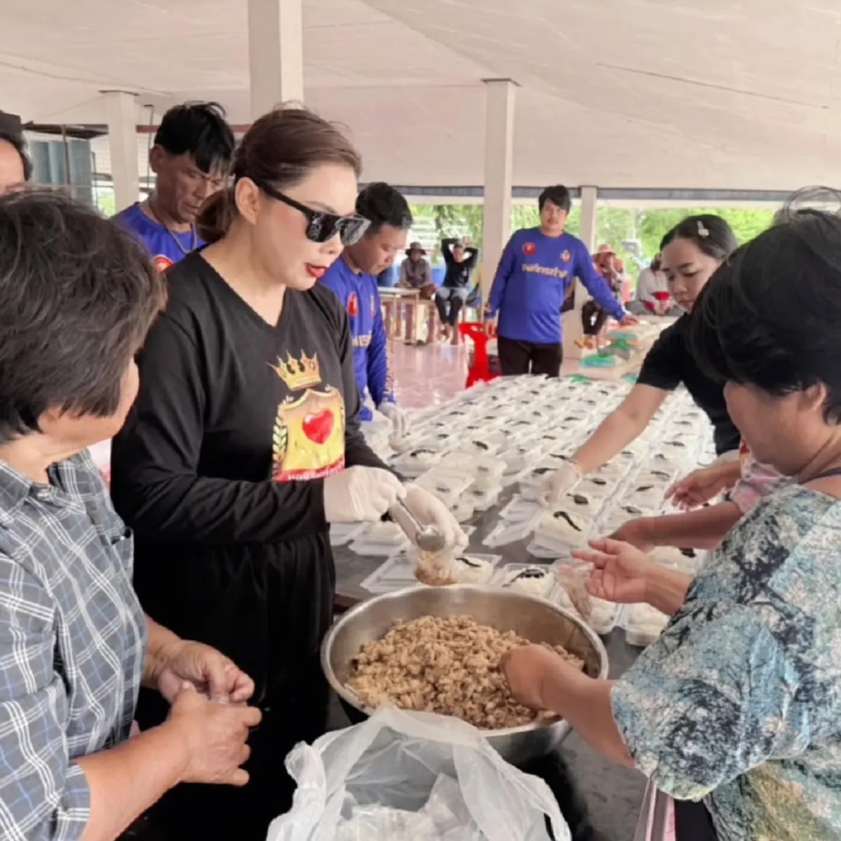 น้ำท่วมใต้รุนแรง! “บุ๋ม ปนัดดา” อาสาประสานทีมกู้ภัยช่วยสตูล