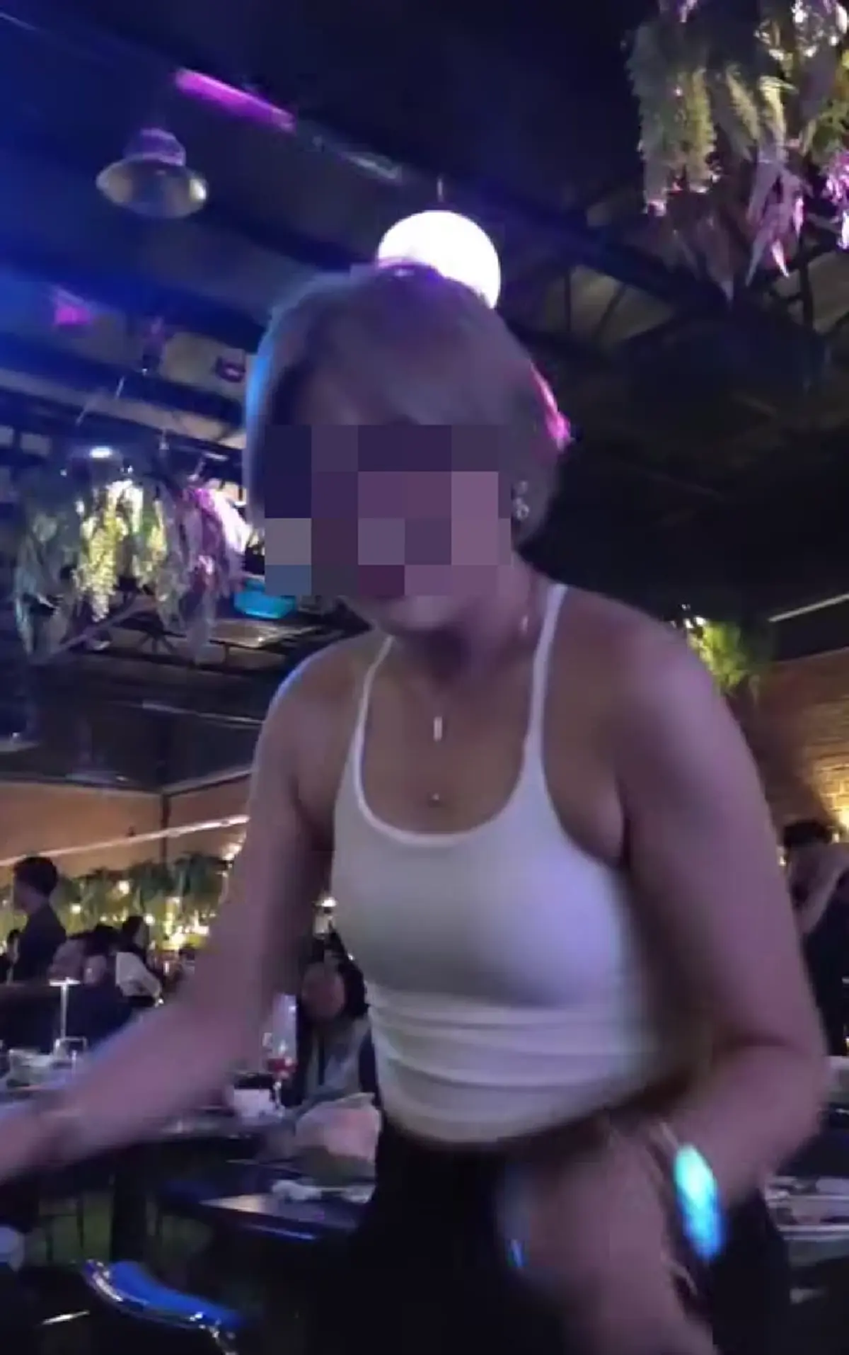 สาเหตุเสียชีวิต สาวยืนเต้นวูบล้มลงกับพื้น นาทีสุดท้ายของชีวิต