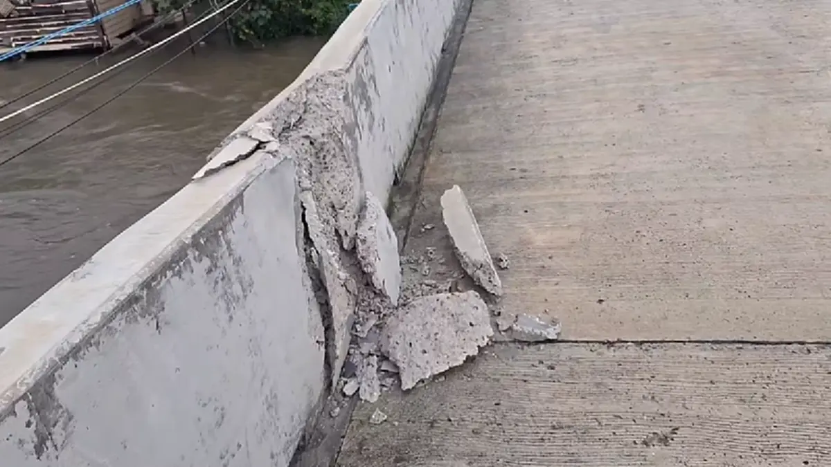 สะพานเก้าเส้งหักแล้ว งดสัญจรเด็ดขาด น้ำท่วมสงขลาอ่วม