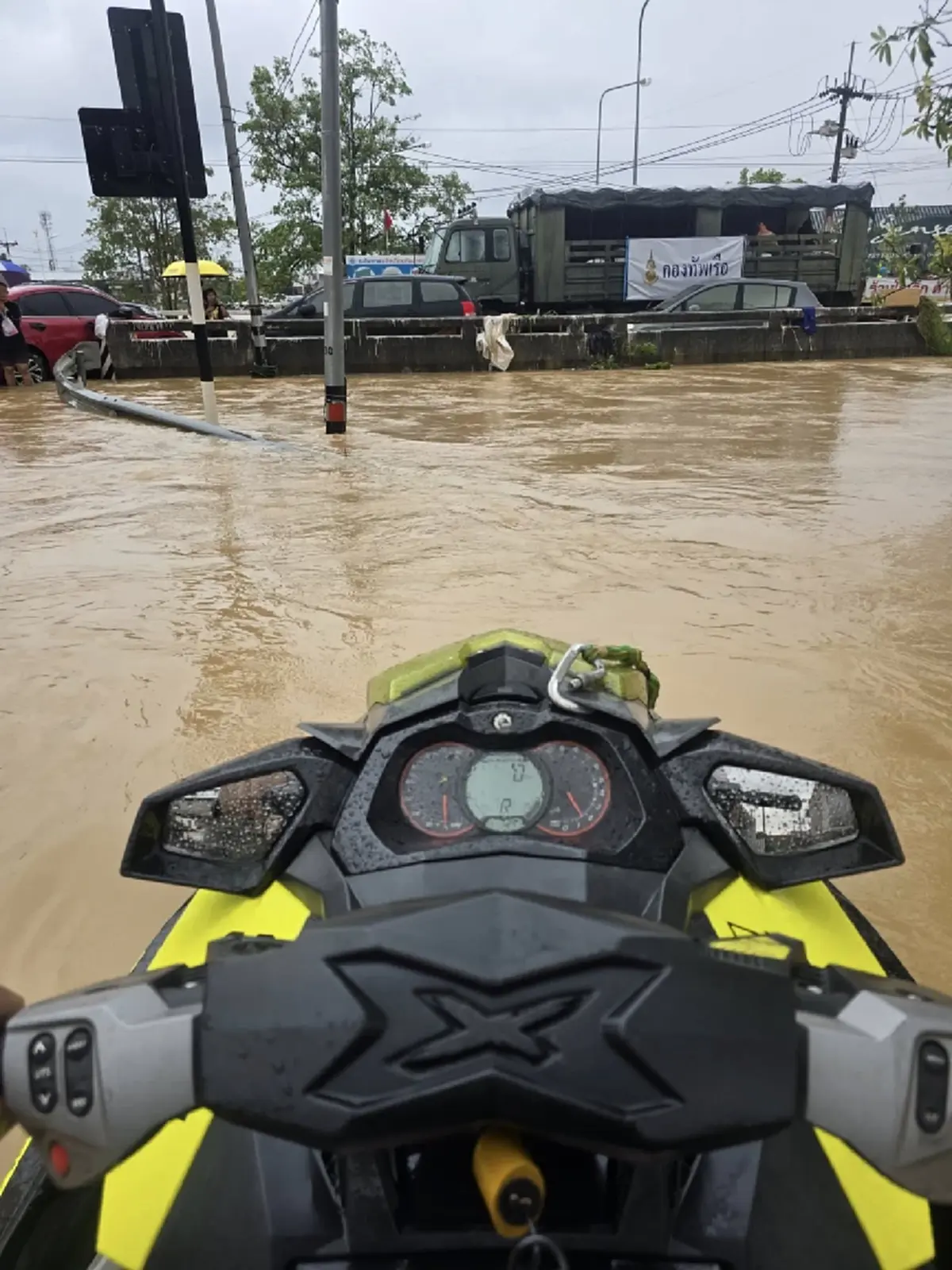 ทีมอาสาเปิดอีกมุม คนหาดใหญ่ 99% กู้ภัยใจแข็งๆยังร้องไห้