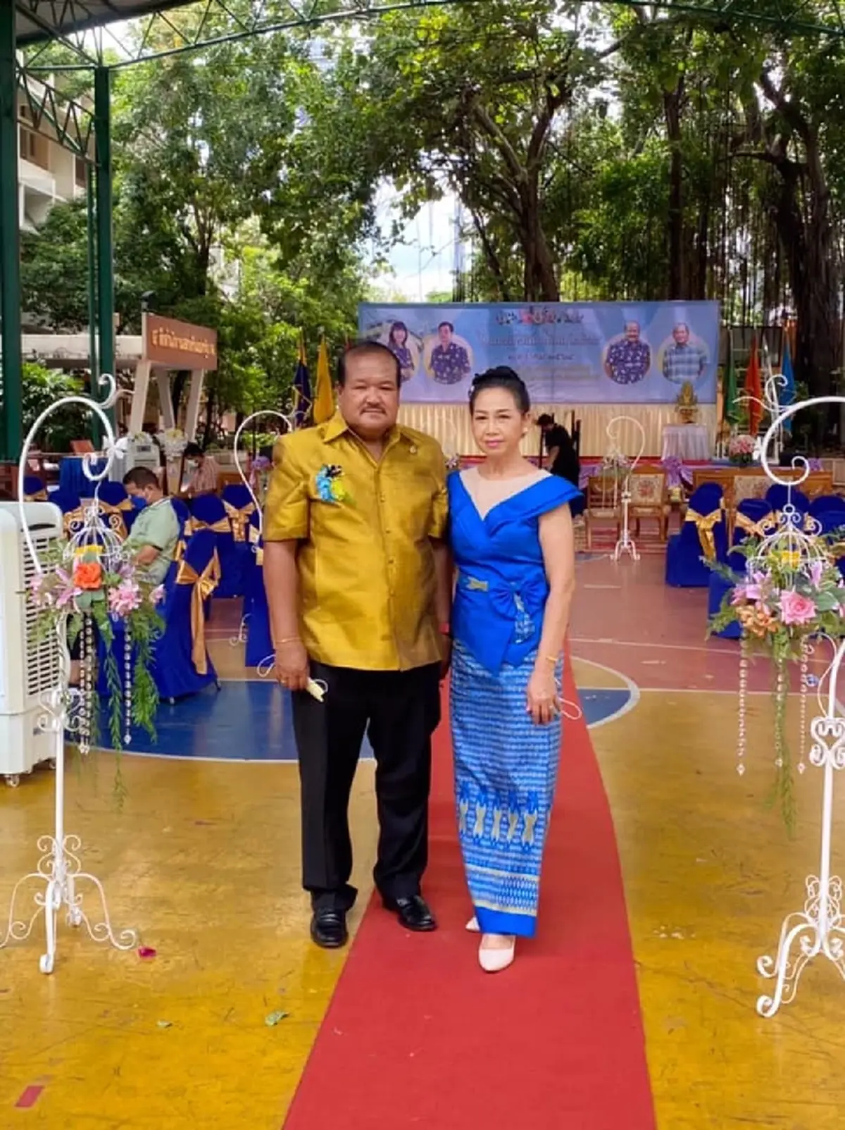 สวยมาก เปิดโฉมหน้าคู่ชีวิต \"ครูสกล\" ร่วมทุกข์ร่วมสุขกันมา 30 ปี