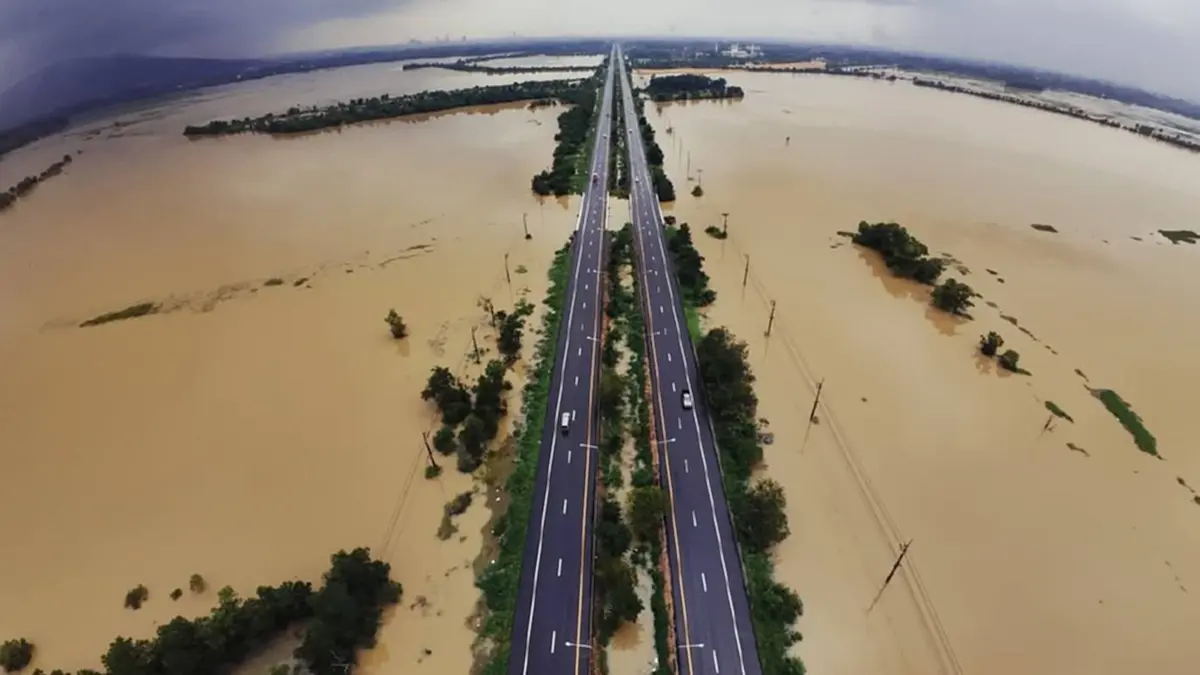 วิธีเร่งด่วน เจาะเปิดคันถนน ระบายน้ำท่วมหาดใหญ่ให้เร็วที่สุด