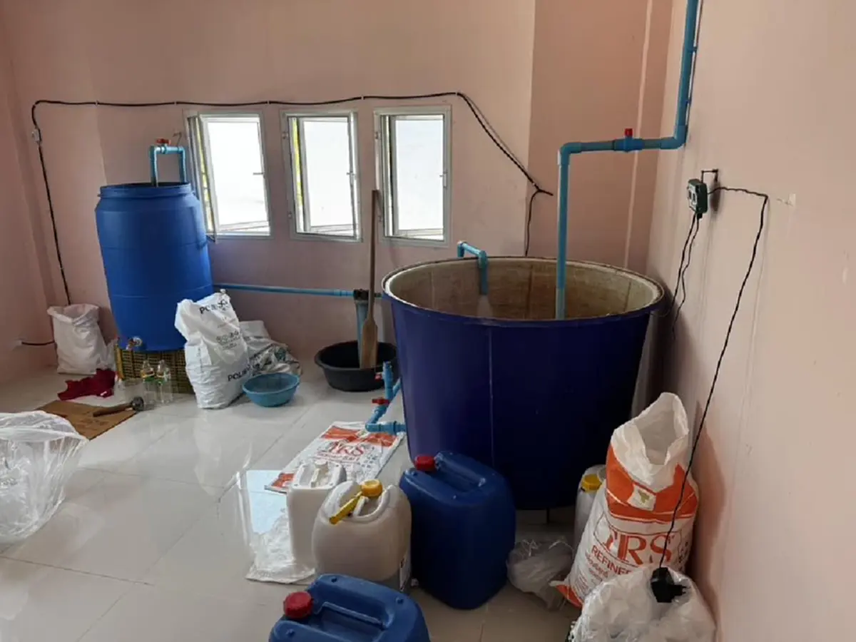 เรื่องใหญ่ ทลายโรงงาน &quot;ซีอิ๊ว น้ำปลา ชูรสเถื่อน&quot; เตรียมส่งทั่วไทย