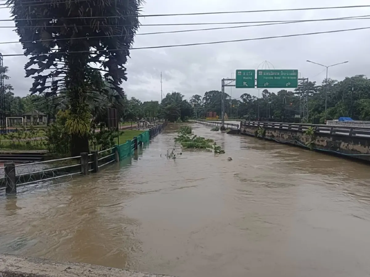 แจ้งเตือน สุไหงโก-ลก อพยพด่วนทันที น้ำท่วมฉับพลันหลายพื้นที่