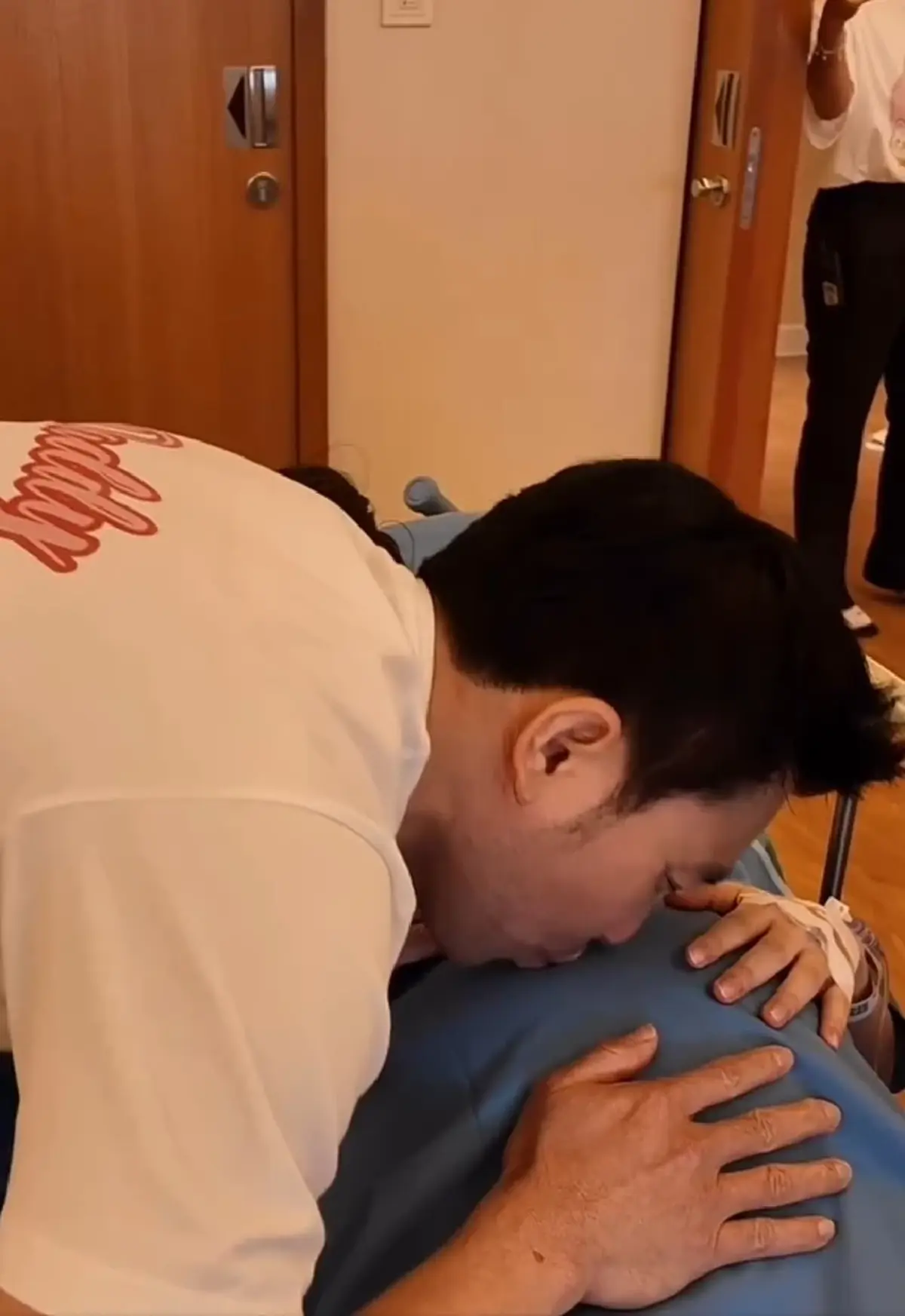 ออน สมฤทัย ภรรยา หมอสอง คลอดลูกแล้ว พร้อมเผยชื่อสุดน่ารัก