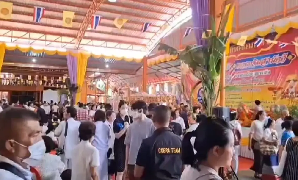 แตกฮือ งานกฐินวัดหลวงพ่อโอภาสีวุ่น รักษาการฯ ประกาศตั้งตนเป็นเจ้าอาวาส