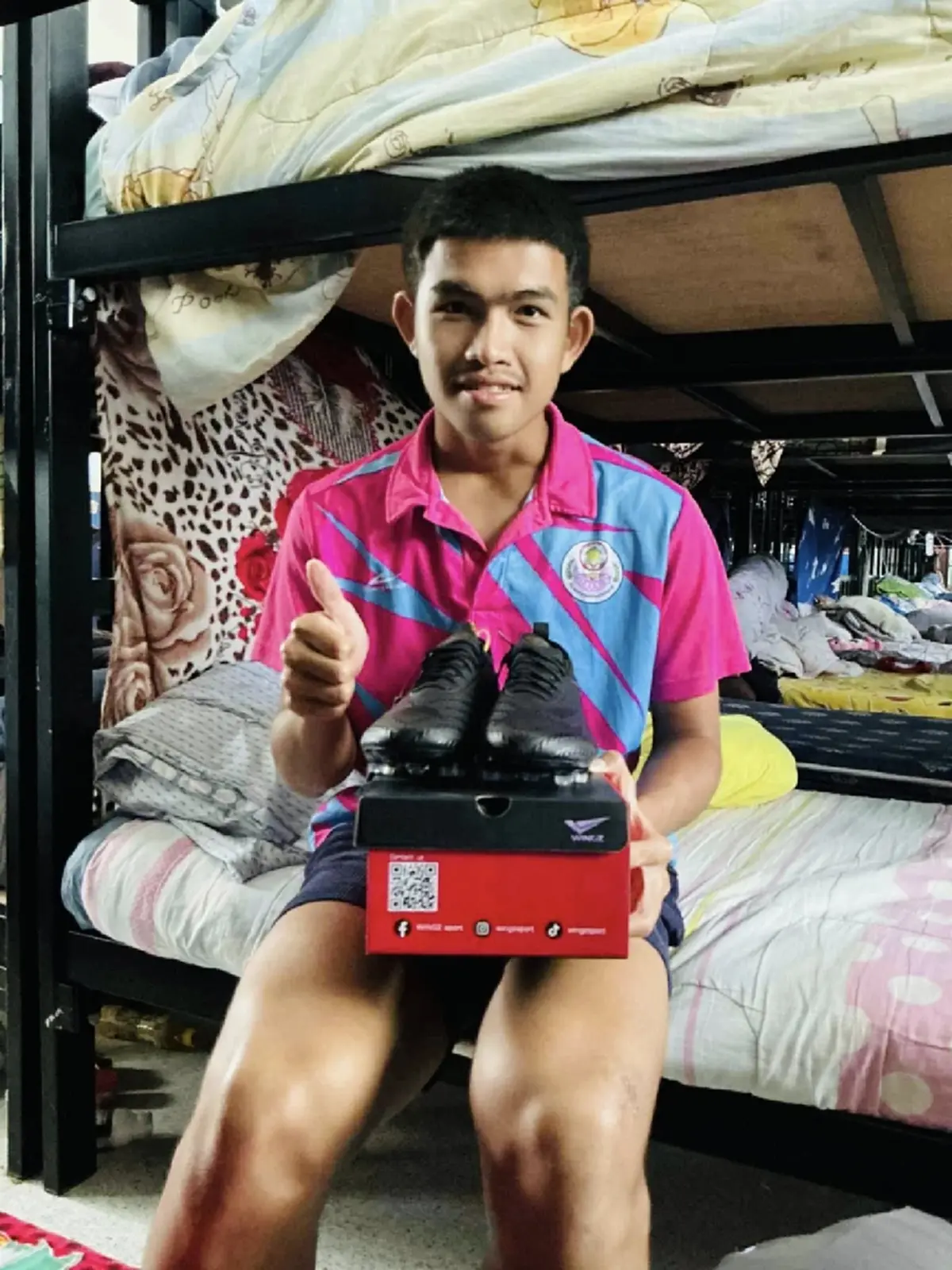 เปิดชีวิต เจ้ามิค อดิเทพ นักเตะทีม อบจ.ชัยนาท สู้เพื่อพ่อ