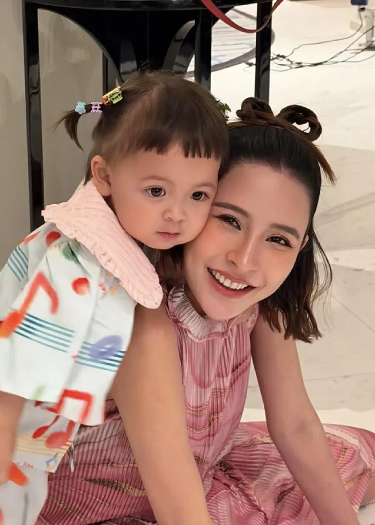 ไม่ธรรมดา \"น้องโมเน่\" เปิดค่าตัวต่อชั่วโมง ระดับท็อปสตาร์