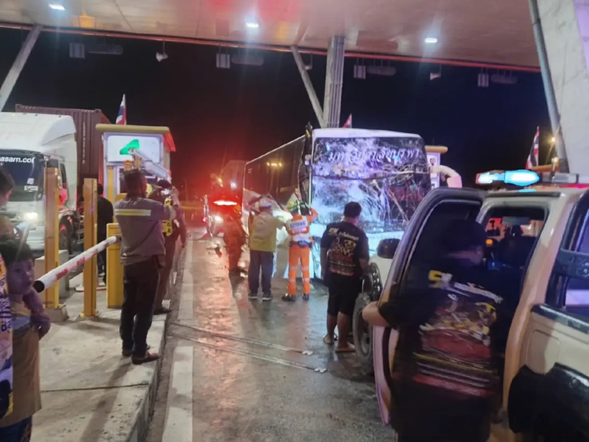 เปิดสาเหตุ รถบัสมหาลัยฯดัง ชนท้ายกัน ด่านมอเตอร์เวย์ เจ็บ 41 ดับ 1