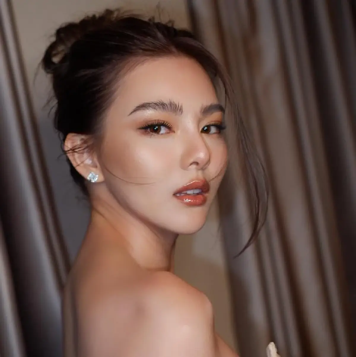 \"ดิว อริสรา\" พูดตรงๆ หลังถูกโยงดราม่า เป๊ก-ธัญญ่า ลดสถานะ