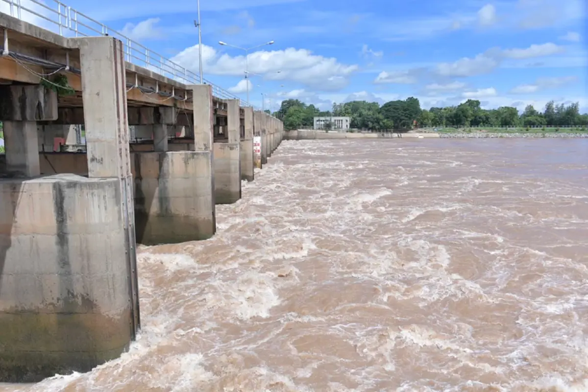 กรมชลฯ เตือน ปรับการระบายน้ำเจ้าพระยาเพิ่ม 2,900 ลบ.ม./วินาที