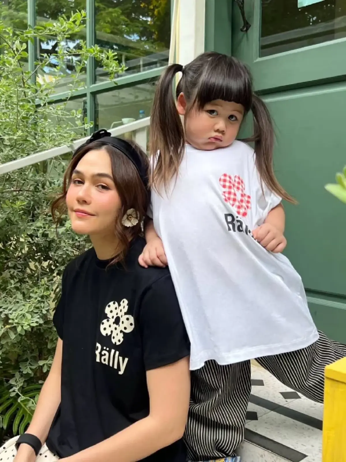 “ชมพู่ อารยา” เปิดทางให้ “น้องเกล” รับงานเดี่ยวแบบมีทีมซัปพอร์ต