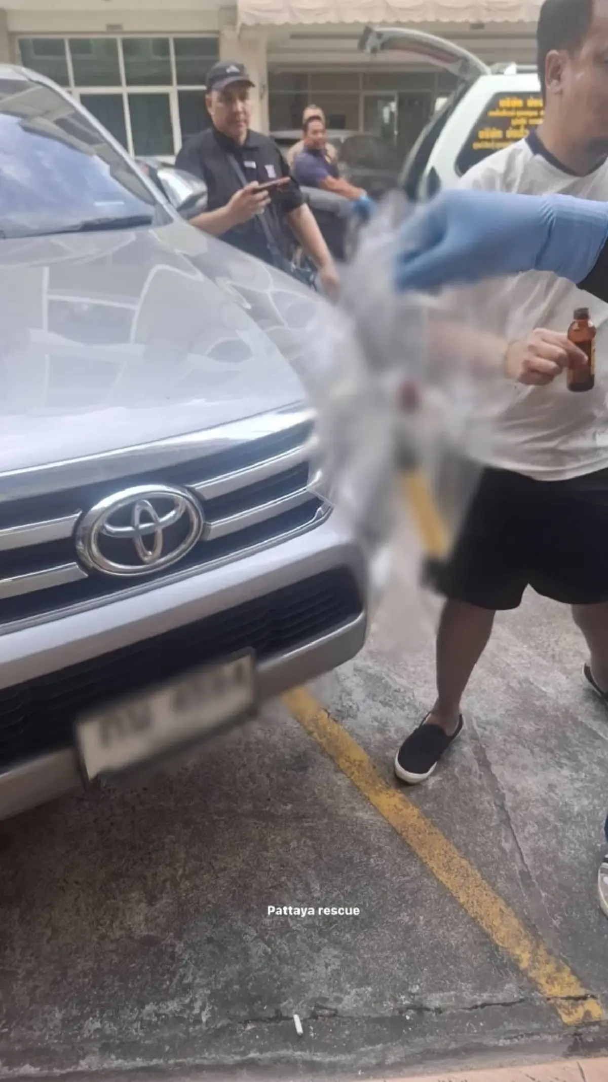 สลดใจ สาวงอนแฟนไม่จุ๊บ คว้ามีดปลิดชีพตัวเองดับคาห้อง