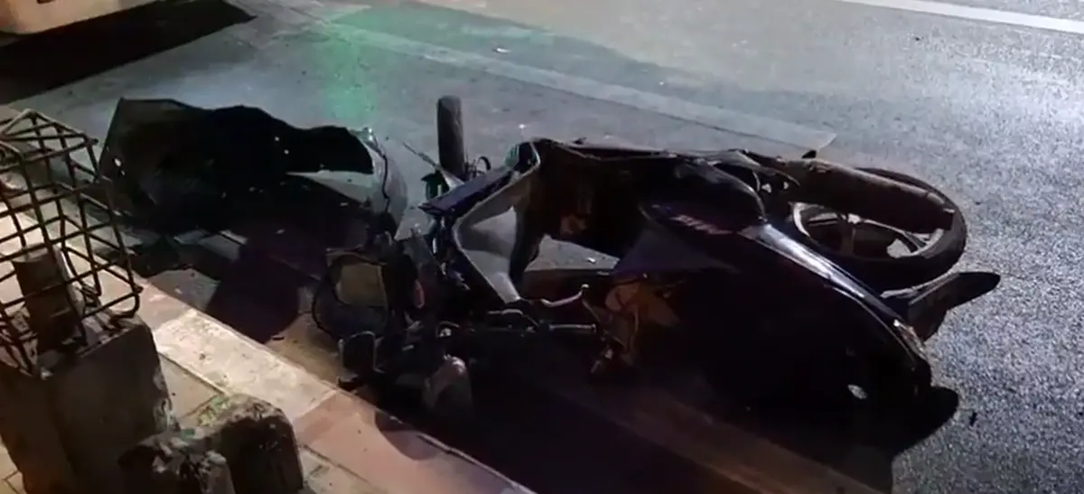 เปิดคลิปนาที SUV ขาว ฝ่าไฟแดงพุ่งชน จยย. และ BMW เจ็บเพียบ แยกทุ่งครุ