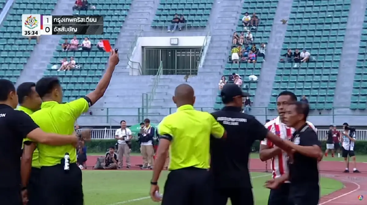 ผลสอบ ผู้ตัดสินแมตช์ กรุงเทพคริสเตียน vs อัสสัมชัญ หลังแจกใบแดง