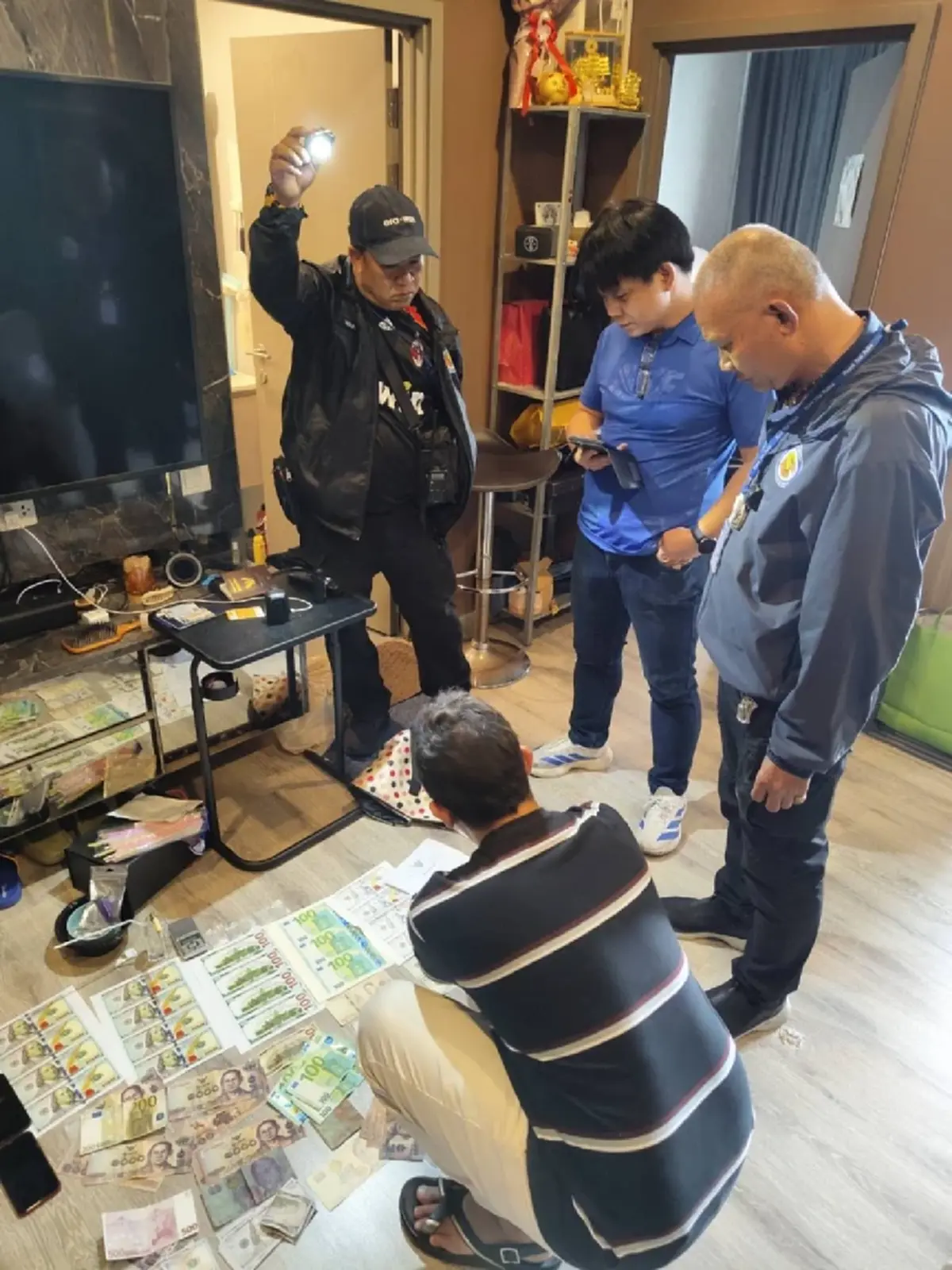 เหลี่ยมจัด รวบโปรแกรมเมอร์มือมืด ปริ้นแบงค์ปลอมเปย์เด็กเอนฯ 