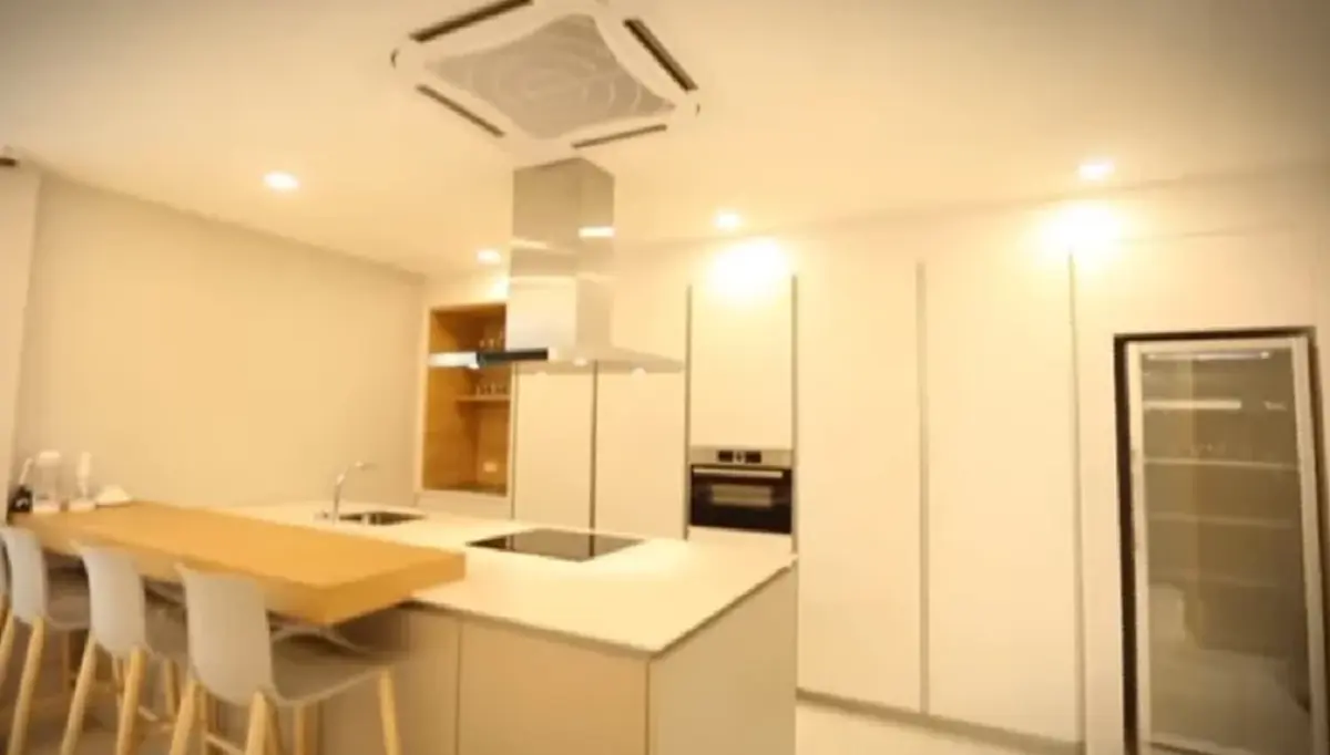 เปิดบ้าน \"นานา ไรบีนา - เวย์\" หรูหรามีสไตล์ ทำชั้นวางรองเท้าในห้องน้ำ