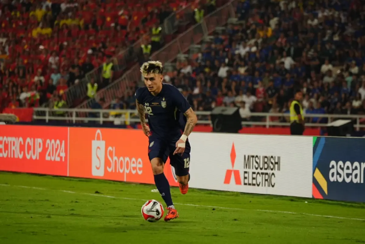 โค้ชใหม่บอลไทยเรียก 2 ผู้เล่นติดทีมชาติแทน "ธีรศิลป์" - "อนันต์"