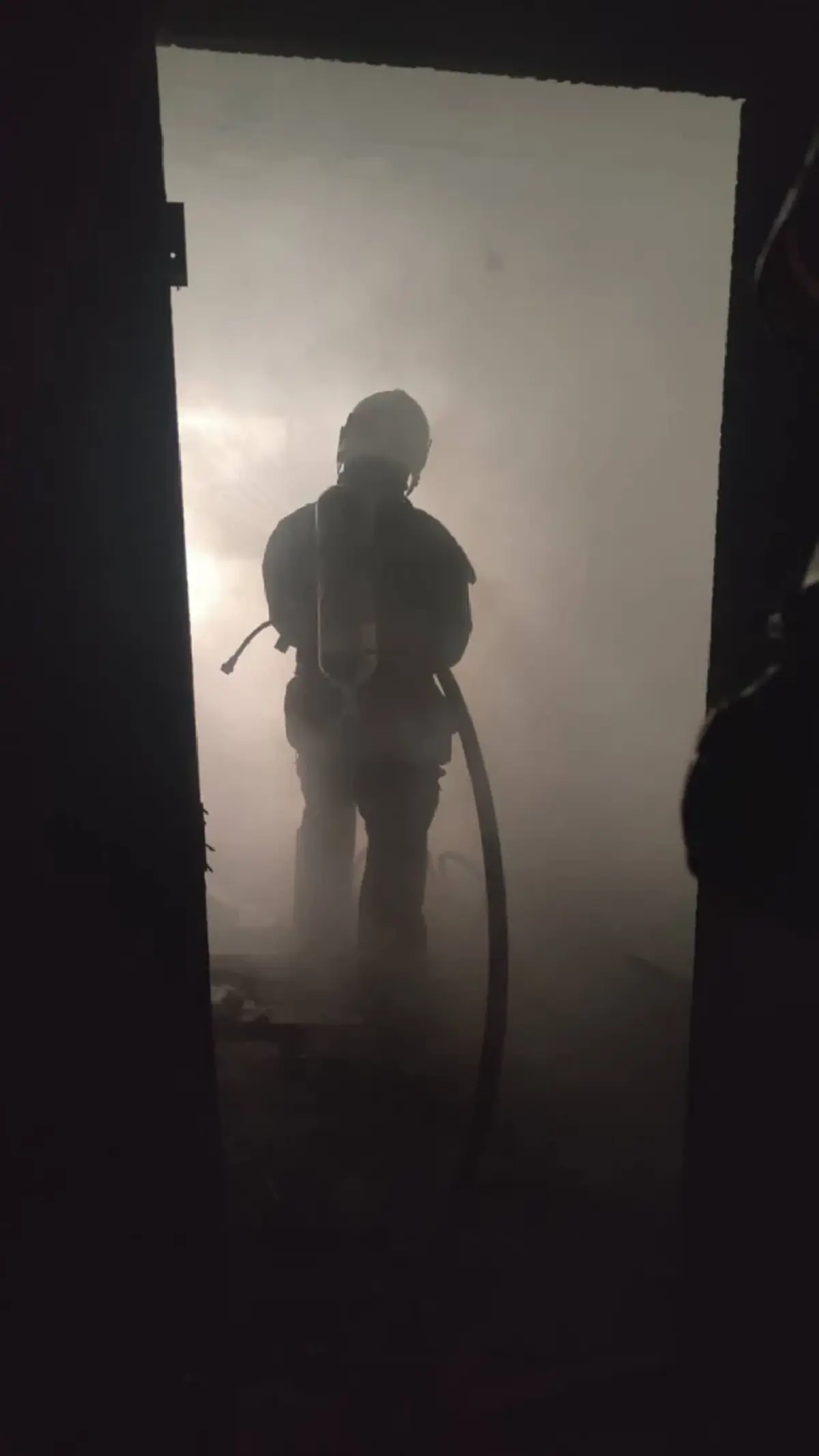 คืบหน้าล่าสุด ไฟไหม้แมนชั่นกลางห้วยขวาง ช่วงบ่ายที่ผ่านมา 