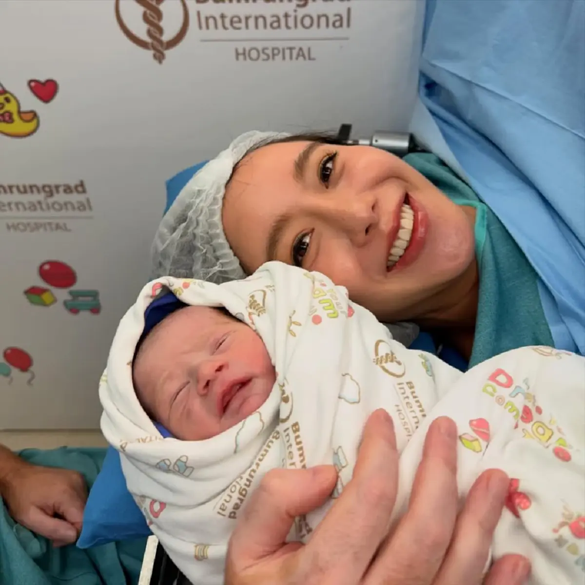 ไอซ์ อภิษฎา เล่านาทีผ่าคลอด โชคดีตัดสินใจถูก พบรกพันคอลูกชาย