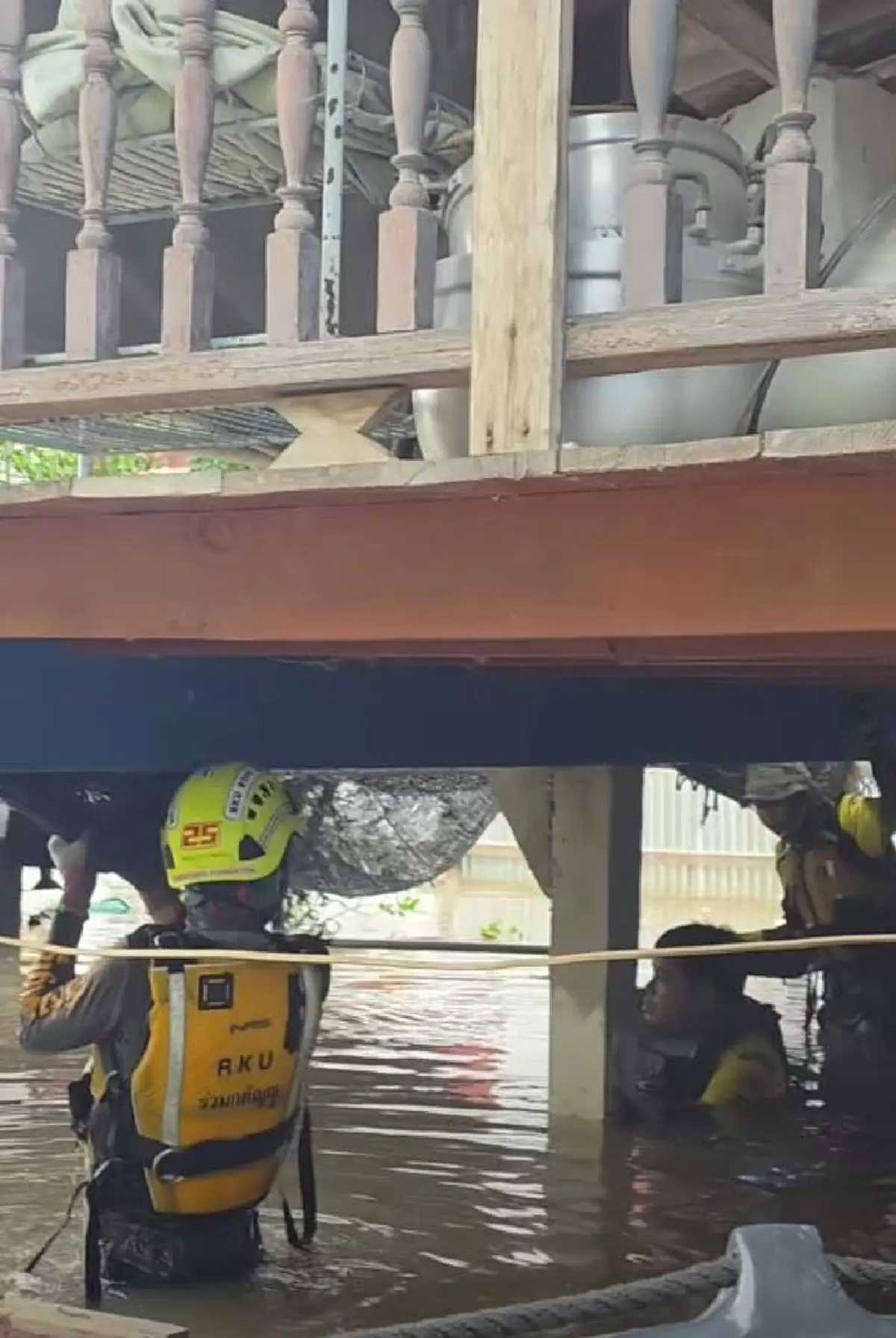 สลด น้ำท่วมสิงห์บุรี คุณตา 95 ปี หายปริศนา ก่อนพบภาพสะเทือนใจ