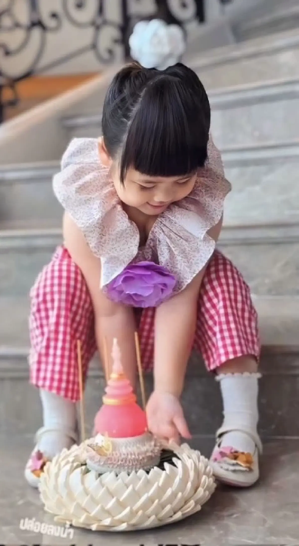 ชุดไทยน่ารักเกินต้าน “น้องแอบิเกล” สมกับเป็นขวัญใจมหาชนตัวจริง