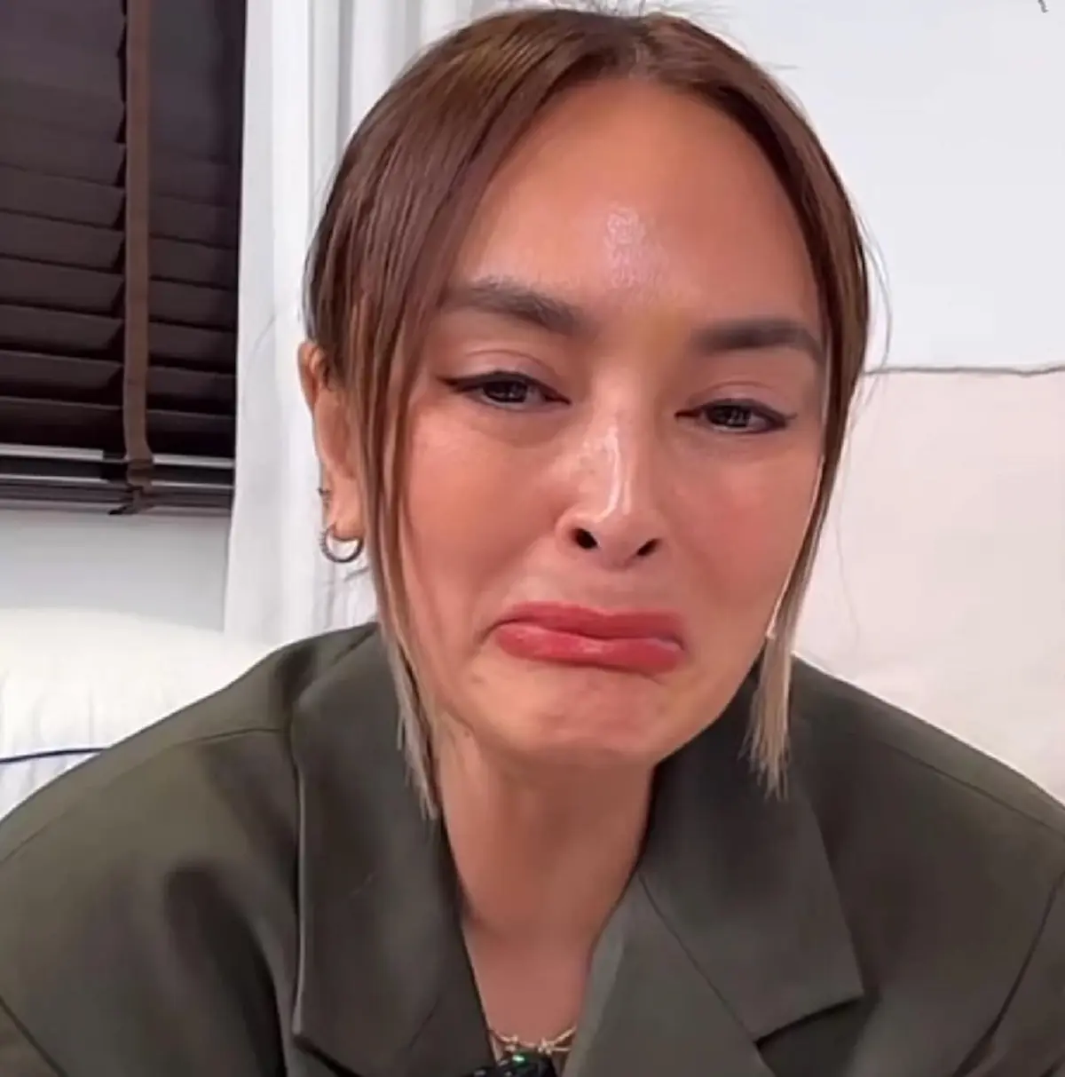 "นานา ไรบีนา" ปล่อยโฮกลางไลฟ์ก่อนพูดถึง "เจนี่ เทียนโพธิ์สุวรรณ"