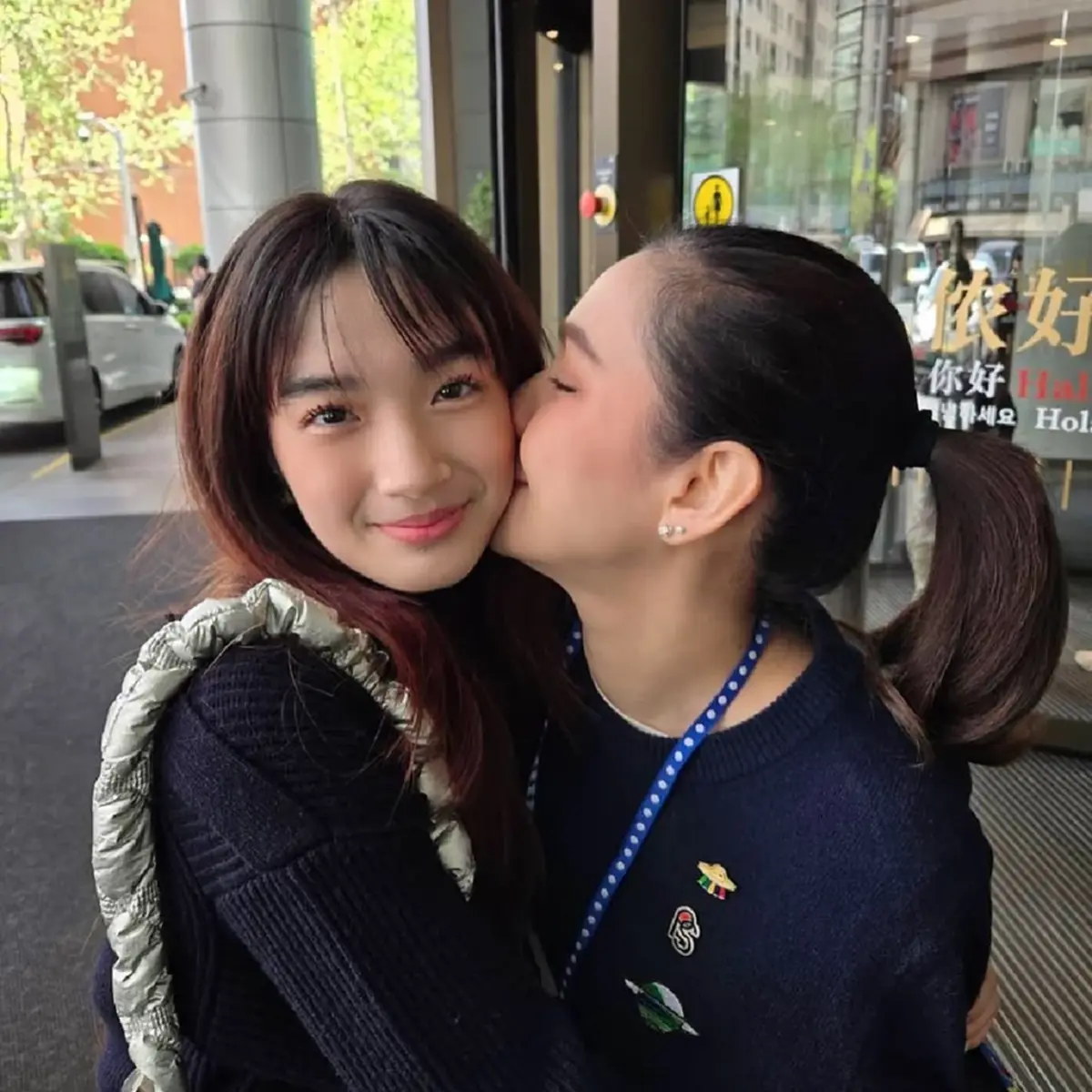 เหมือนแม่เป๊ะ! “น้องณดา” สวมชุดไทยสวยละมุน วันลอยกระทง  