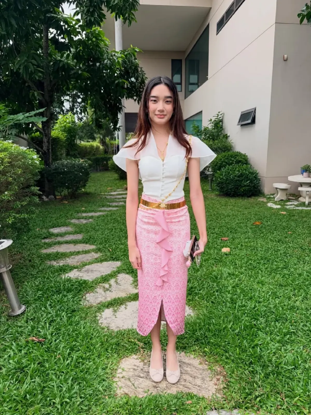 เหมือนแม่เป๊ะ! “น้องณดา” สวมชุดไทยสวยละมุน วันลอยกระทง  