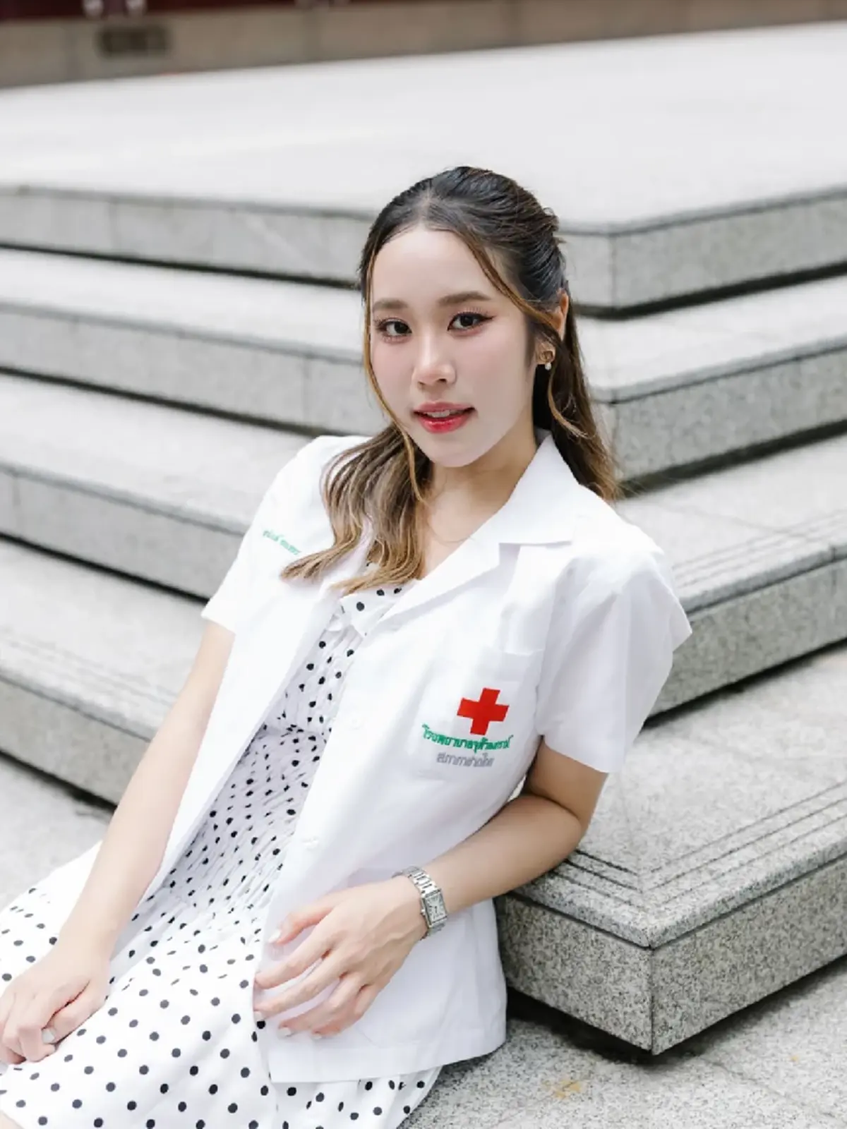 หลายคนคิดไม่ถึง อายุ "หมอมุกกินเค้ก" แพทย์หญิงอินฟลูสายกิน