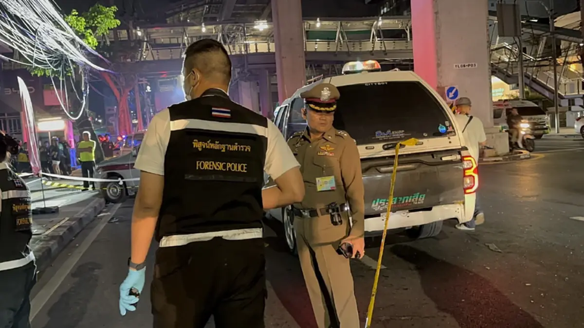 ไม่มีใครยอมใคร กู้ภัย 2 มูลนิธิดัง เปิดศึก ไล่ยิงสนั่นถนนลาดพร้าว