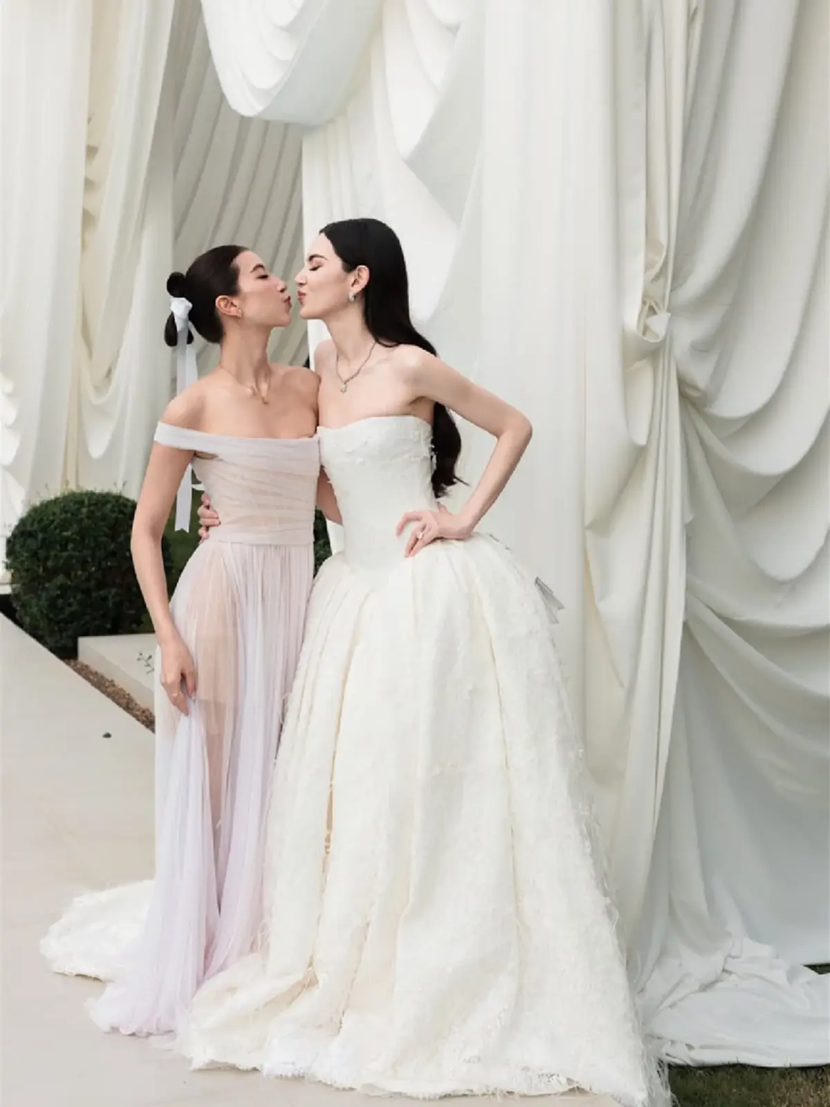 เพื่อนสนิท มิ้นต์ ชาลิดา คว้าช่อดอกไม้งานวิวาห์ ใหม่-เต๋อ