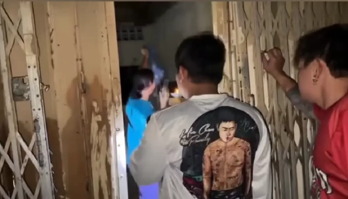 สาวงง ชื่อแม่โผล่ศูนย์อพยพ น้ำท่วมหาดใหญ่ ก่อนตกใจแรงได้ข้อความจากแม่