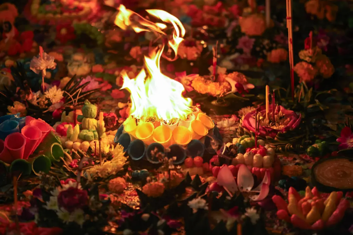 เปิดความเชื่อโบราณ ลอยกระทงคว่ำ - แยกทาง เตือนสัญญาณโชคร้าย