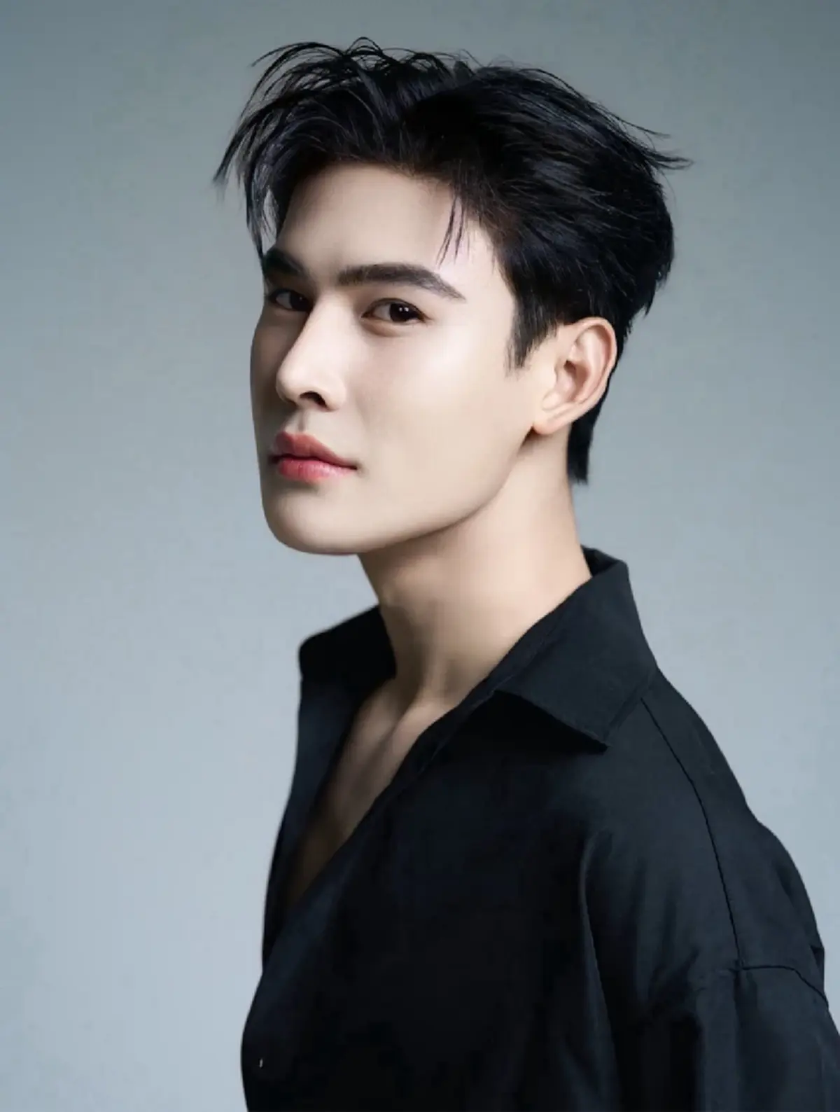 ดราม่าระอุ "ไพลิน" โต้เดือด "ดิว ธีรภัทร" กล่าวหา เปย์เด็ก-ซื้อกิน