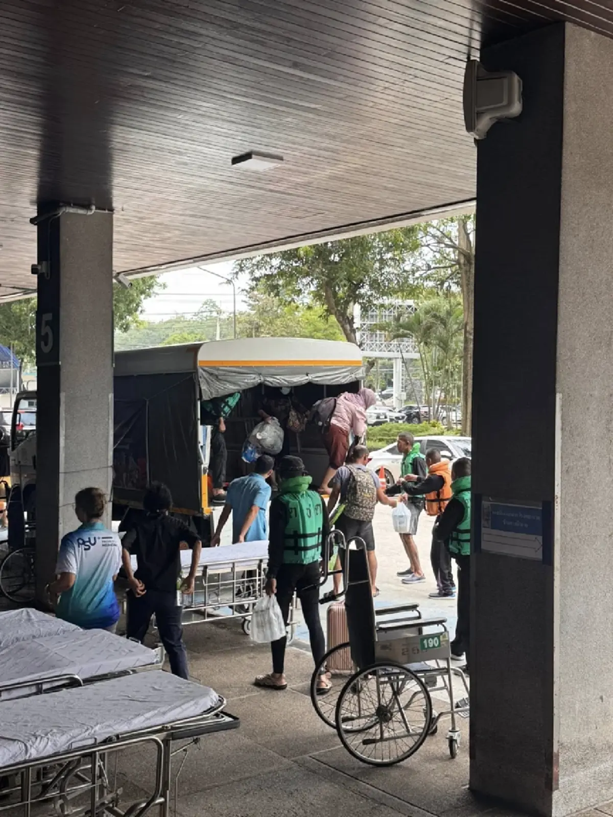 หมอ ม.อ. เล่าภาพหาดใหญ่เหมือนเมืองสงคราม ภาระนี้หนักเกินบรรยาย