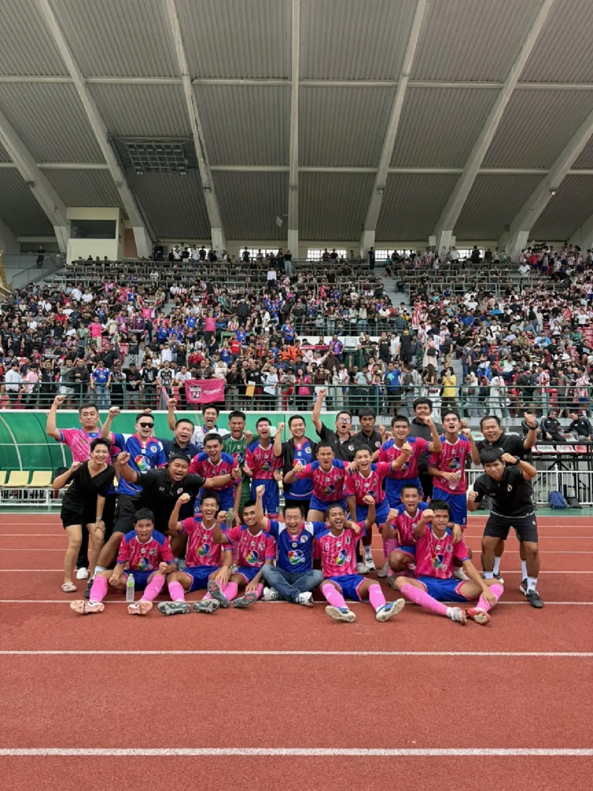 ไม่ธรรมดา อบจ.ชัยนาท ทีมชิงแชมป์ หมอนทองวิทยา เคยดวลแข้งกันมาก่อน