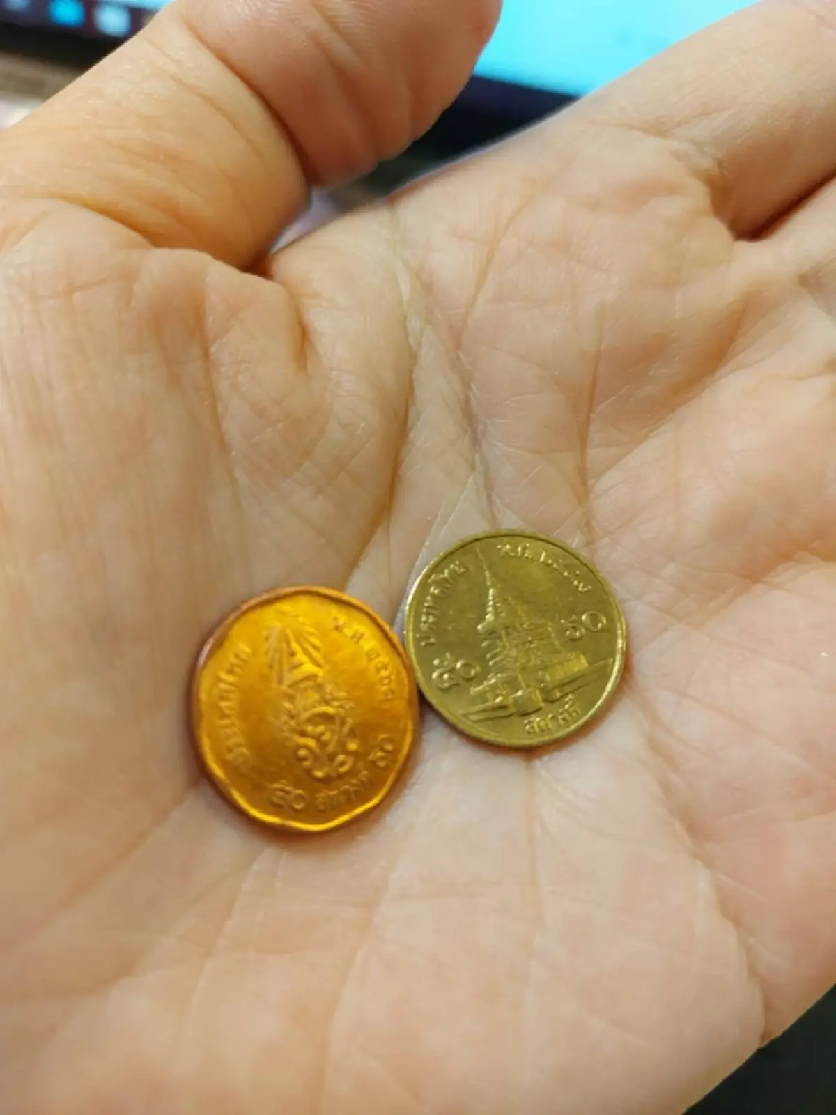 นร.ป.6 ใช้เหรียญ 50 สตางค์ จ่ายค่าโบว์ โดนครูวีนใส่จนอายเพื่อน