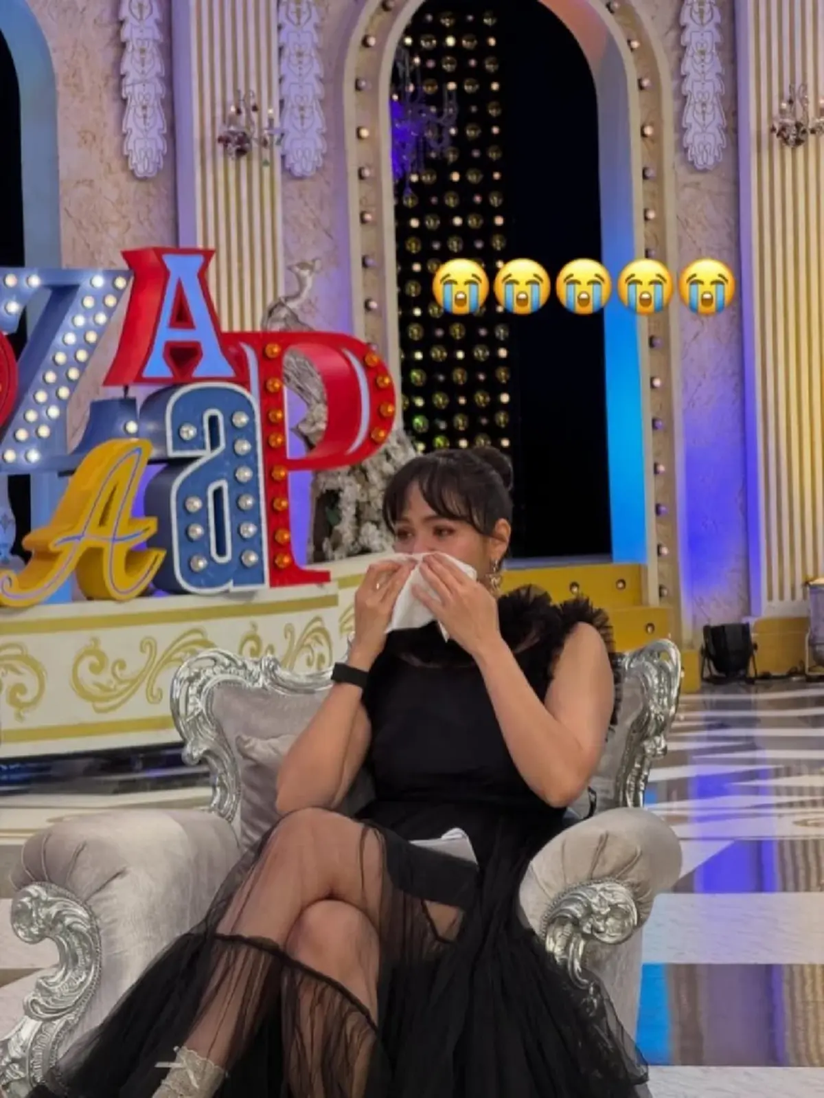 รู้แล้วเรื่องอะไร ทำไม "ชมพู่ – แอฟ" ถึงร้องไห้ หลังฟังเป้ยเปิดใจ