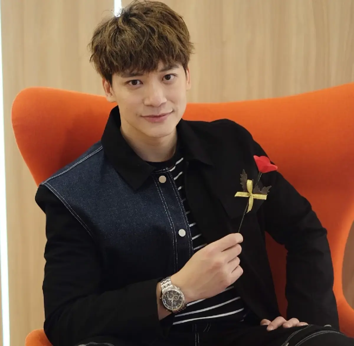 เปิดภาพล่าสุด นักร้องดัง ขวัญใจมหาชน หันหลังเข้าสายบุญเต็มตัว