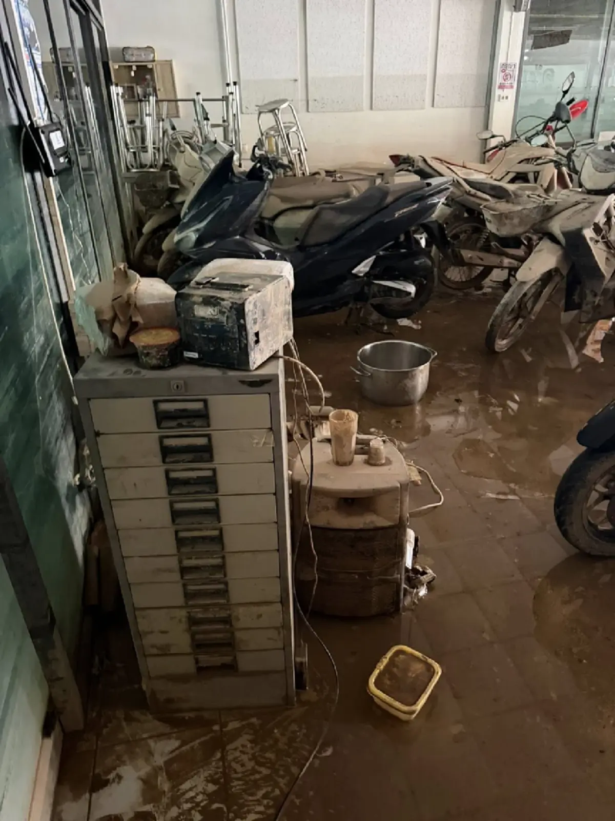 ร้านดังหาดใหญ่เผยภาพหลังน้ำลด เหมือนวันสิ้นโลก สัญญาจะขอตอบแทน