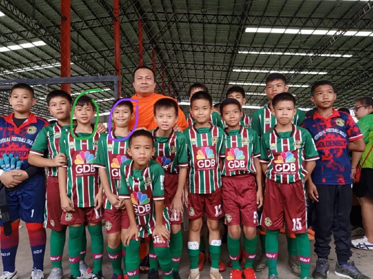 สมปอง ย้อนภาพเด็กที่เคยขอถ่ายรูป โตมาเป็นนักเตะดังสมคำพูด