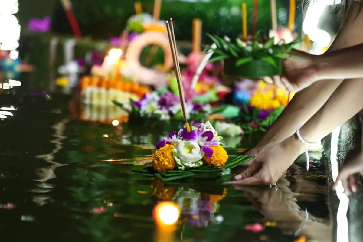 เปิดความเชื่อ "วันลอยกระทง" สัญญาณเตือนโชคร้าย กระทงคว่ำ - แยกทาง