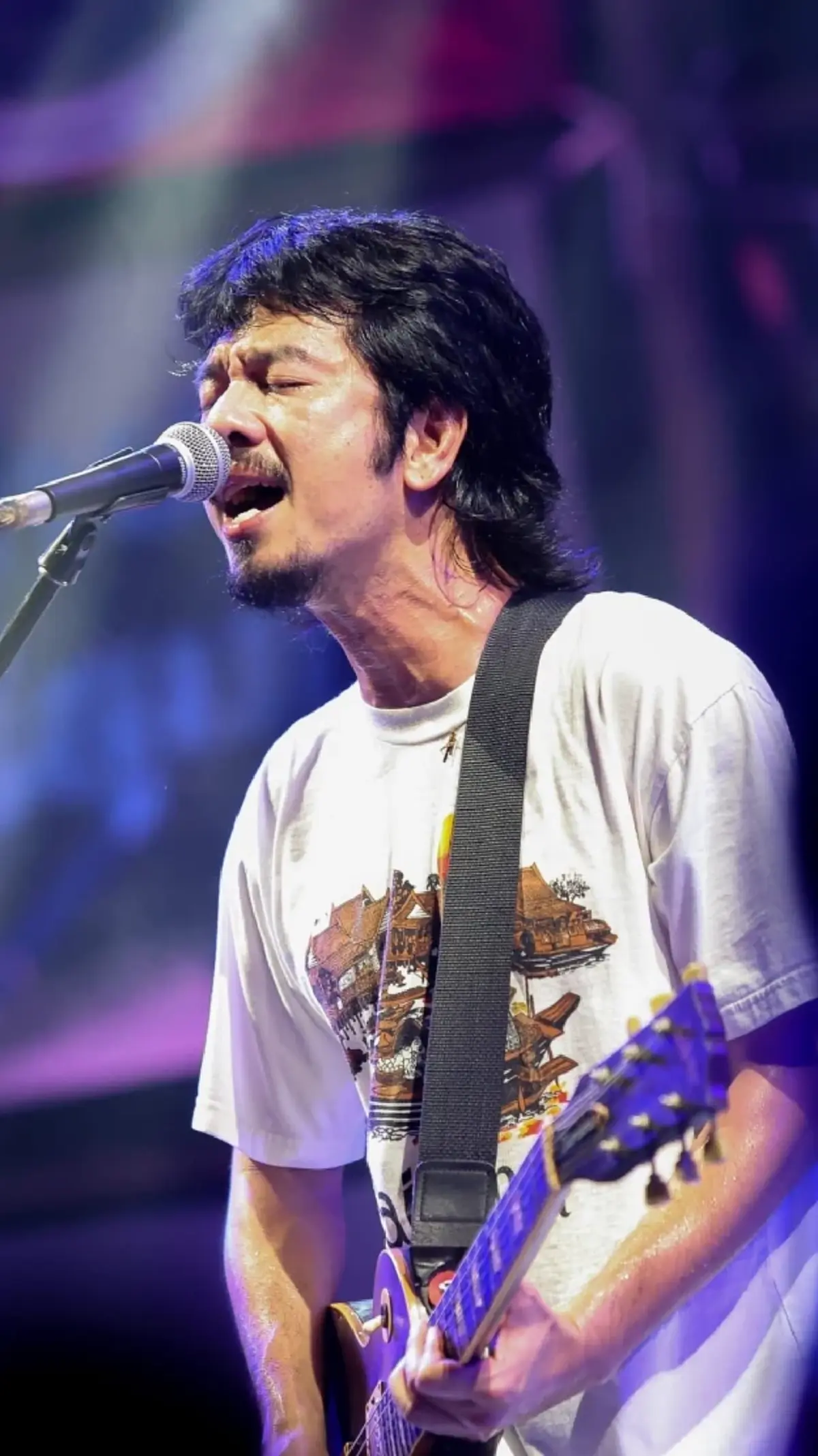 แฟนๆยินดีด้วย “แหลม สมพล” รับปริญญาสาขาดนตรีสากล ในวัย 40