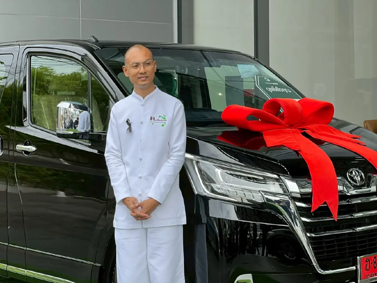 ฮือฮา รถใหม่ป้ายแดง